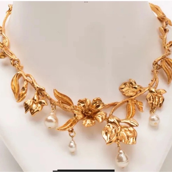 oscar de la renta Jewelry - Oscar de la renta flower drop beads  necklace